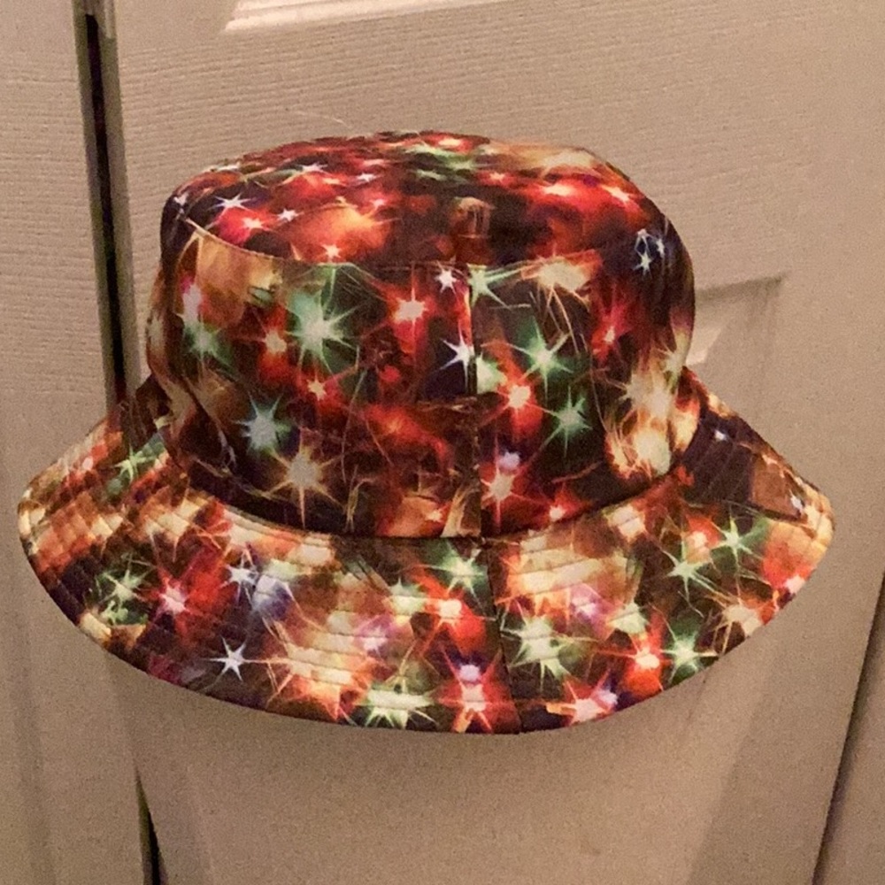 ⭐️ NWT NWT Fun Unisex Bucket Hat Reversible Makes Perfect Gift ⭐️